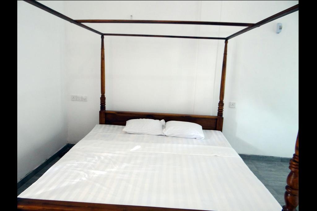 Hotel Rathnamali Pilgrims Rest Anuradhapura Exterior foto